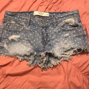 ABERCROMBIE & FITCH DENIM SHORTS W/ POLKA DOTS